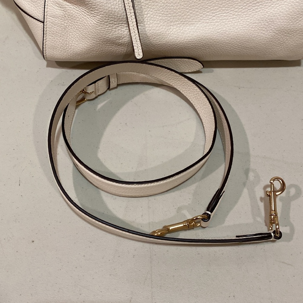 🆕Coach pebbled leather shoulder or purse-crossbody - Picture 5 of 16